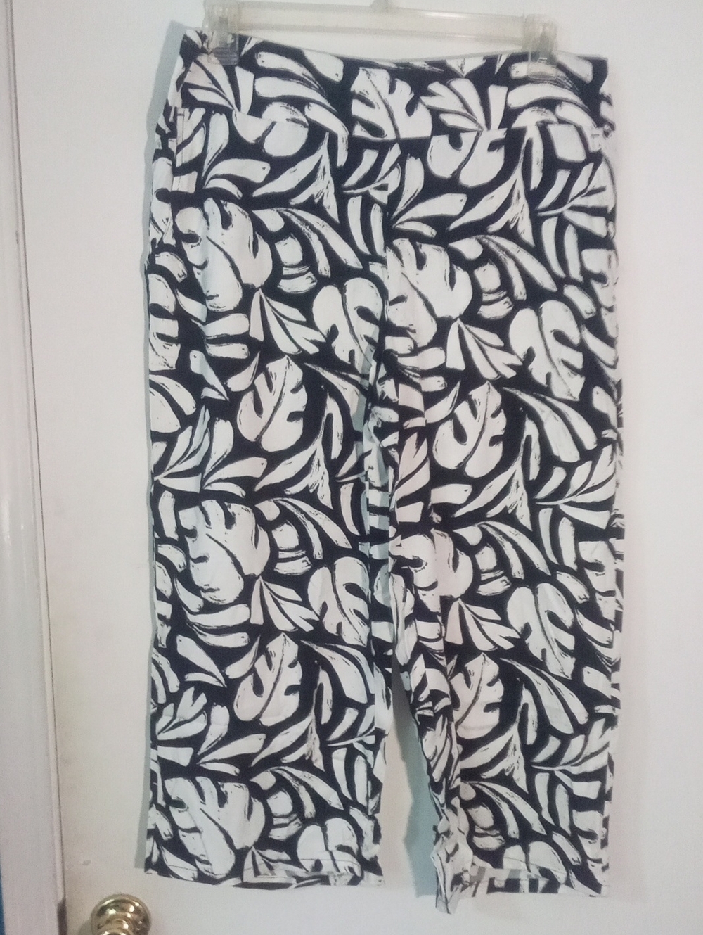 Brandis Black & White Leaf Print Casual Pants Large NWT 100% Rayon